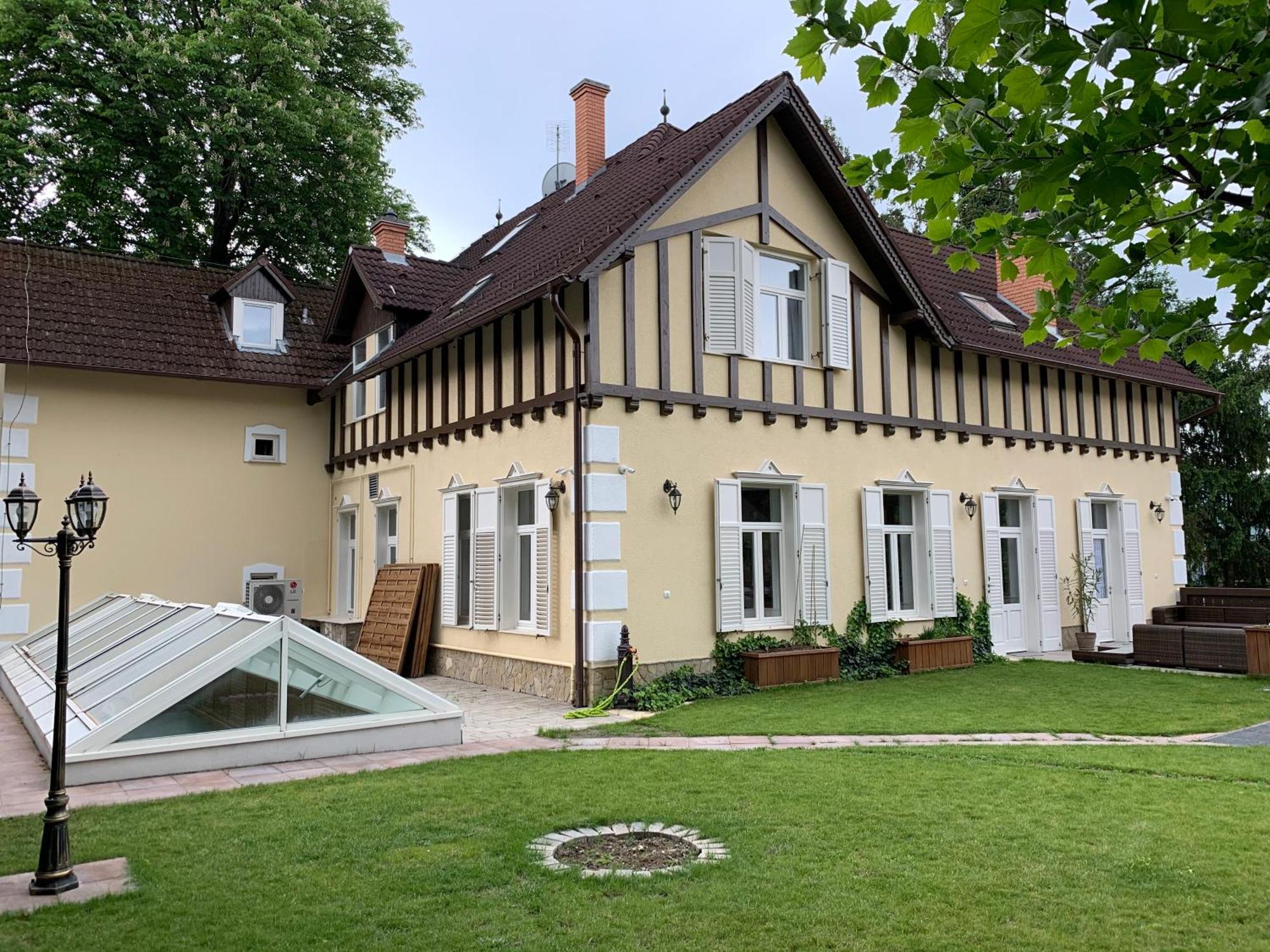Uhu Villa 750 M2 - Budapest, Budapest